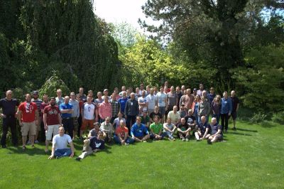 Baumpfleger arbeiten im Team und bilden sich beim Fachverband gemeinsam weiter.